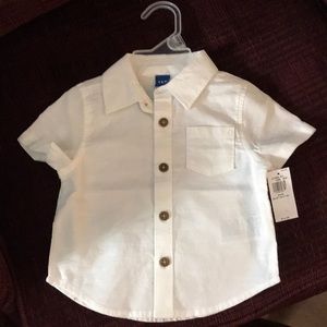 Old Navy Baby Boy Size 3-6 Month Ivory Button Down Short Sleeve Shirt